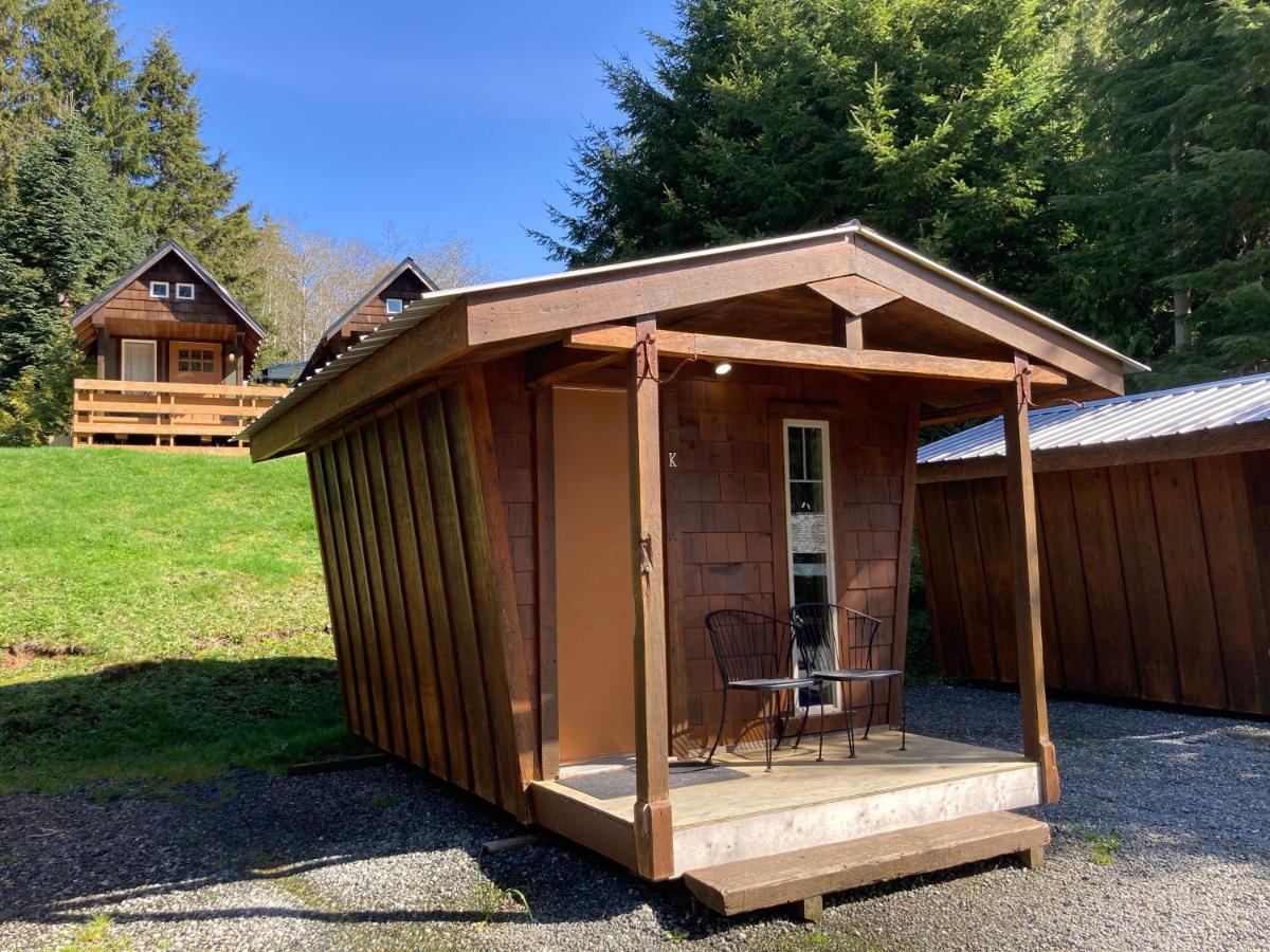 Hotel The Hiker Huts à Port Renfrew Extérieur photo